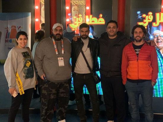 أكرم حسني بصحبة هشام ماجد وشيكو وآيتن عامر في كواليس "عطل فني"