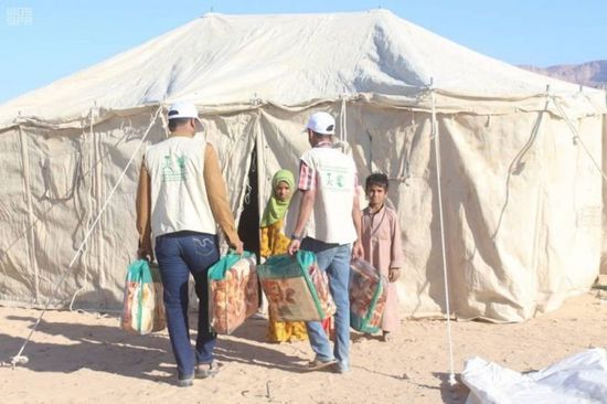 بدعم سعودي.. خيام وبطاطين لأهالي العبر (صور)