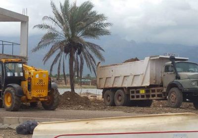 خبراء البيئة ينتقدون صمت سلطة سقطرى على مافيا الأراضي