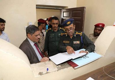 محافظ حضرموت يتفقد مديرية الأمن (صور)