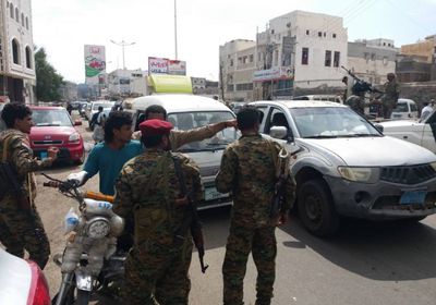 حملة أمنية في كريتر لضبط الدراجات النارية (صور)