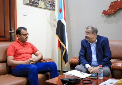 بن سميدع يطلع بن بريك على نتائج زيارته لأوروبا