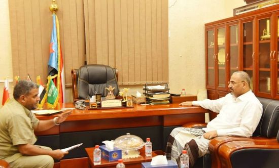 الرئيس الزُبيدي يوجه بتقديم مساعدات إغاثية لمواطني جزيرة ميون