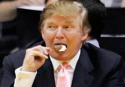 مصادر: ترامب كان يأكل اللحم والـ"آيس كريم" لحظة مقتل قاسم سليماني