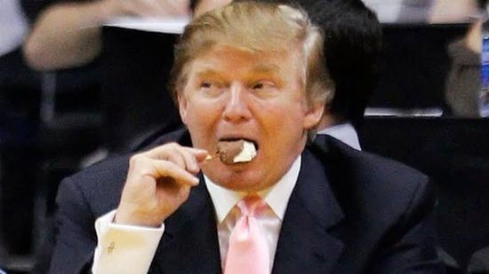 مصادر: ترامب كان يأكل اللحم والـ"آيس كريم" لحظة مقتل قاسم سليماني