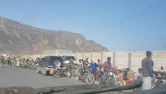 الشرعية تخنق سقطرى بأزمة مشتقات نفطية