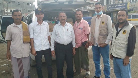 "الإنقاذ الدولية" تفحص أهالي الحي الخامس في ردفان