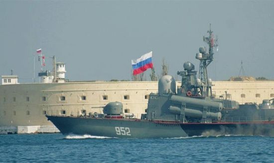 استعدادا لمواجهة محتملة بين أمريكا وإيران.. روسيا ترسل سفينة حربية إلى سوريا
