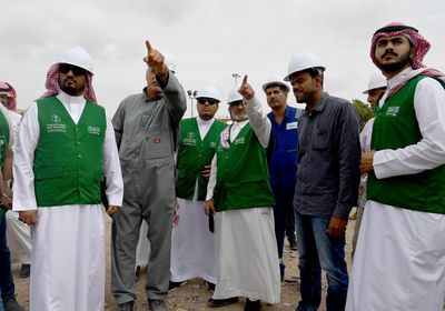 بـ 32 لقاءً وزيارة ميدانية.. وفد البرنامج السعودي يغادر عدن