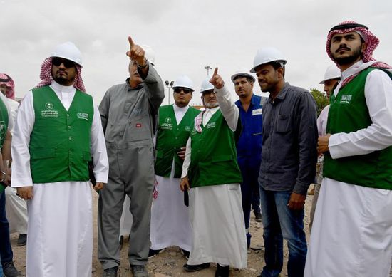 بـ 32 لقاءً وزيارة ميدانية.. وفد البرنامج السعودي يغادر عدن