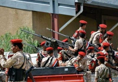 في واقعة غريبة.. قيادي إخواني مطلوب أمنياً بتعز يقود حملة لضبط مطلوبين