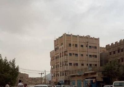 أمطار متفرقة وسحب بالشحر وغيل باوزير (صور)