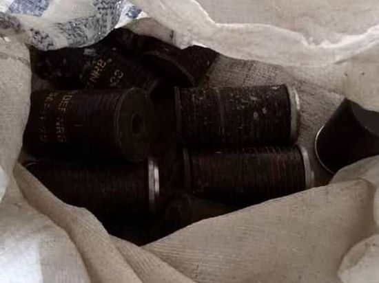 العثور على أخطر مخبأ سري للقاعدة لتخزين المتفجرات والذخائر بالمكلا (صور)