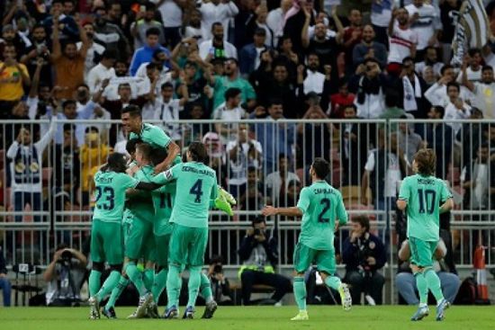 ريال مدريد يقسو على فالنسيا بالثلاثة ويتأهل لنهائي السوبر الإسباني