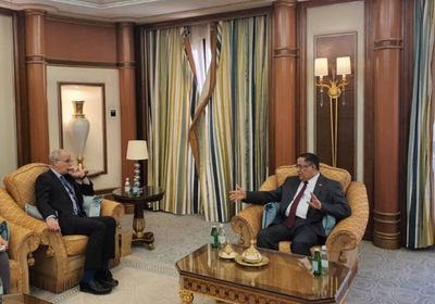 السفير البريطاني باليمن يشيد بدور المجلس الانتقالي الجنوبي في تنفيذ اتفاق الرياض