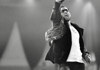 محمد رمضان ينشر صور البروفات النهائية قبل حفله غدًا بدبي