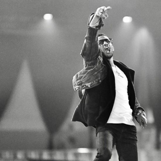 محمد رمضان ينشر صور البروفات النهائية قبل حفله غدًا بدبي