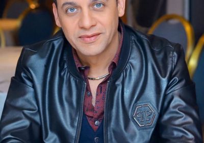 مصطفى قمر يدعو لوالد إيهاب توفيق 