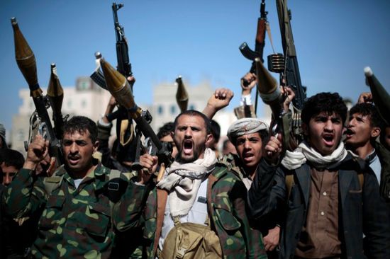 الحوثيون وتجنيد المدنيين.. قنابل بشرية مفخخة تزرعها المليشيات