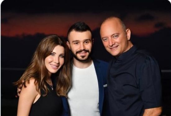 حقيقة صورة نانسي عجرم وزوجها مع سارق منزلها