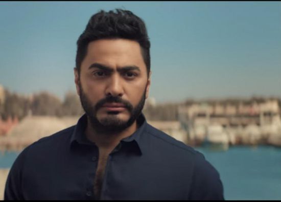 تامر حسني يطلب من جمهوره الدعاء لوالد إيهاب توفيق