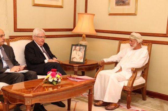 "غريفيث" يزور عمان لبحث جهود إحلال السلام باليمن