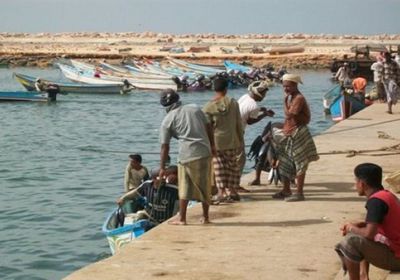 منفذ للجوازات في ميناء الشحر