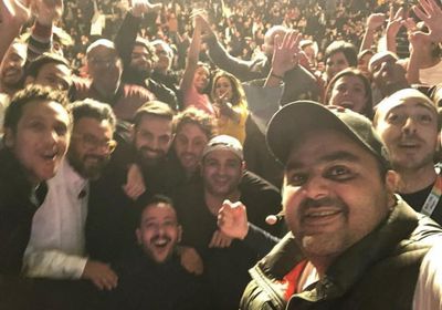 شيكو ينشر صورته بصحبة جمهور "عطل فني" في السعودية 