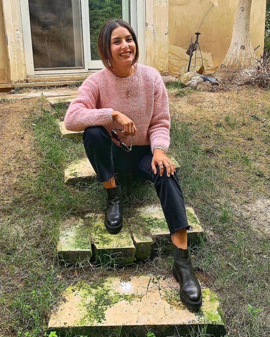 من منزلها.. ريهام أيمن تستمتع بهطول الأمطار (فيديو)