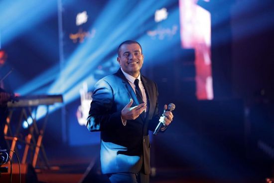 بالصور.. عمرو دياب يتألق بحفله الأخير في جدة