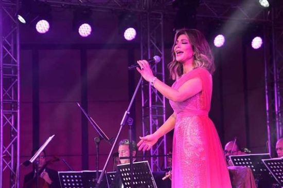 بالصور.. أصالة تتألق في أول حفل لها بعد انفصالها 