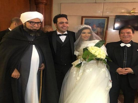 غادة رجب تشارك جمهورها بأول صورة من حفل زفافها 