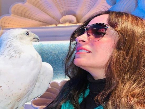 نرمين الفقي بصحبة صقر في أحدث جلسة تصوير (صور)