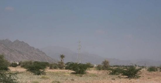 بمختلف القذائف.. مليشيا الحوثي تقصف مواقع المشتركة بحيس