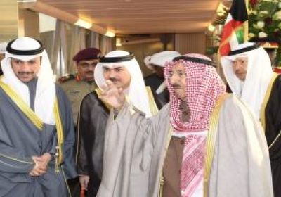 أمير الكويت يتوجه إلى سلطنة عمان لتقديم واجب العزاء في السلطان قابوس