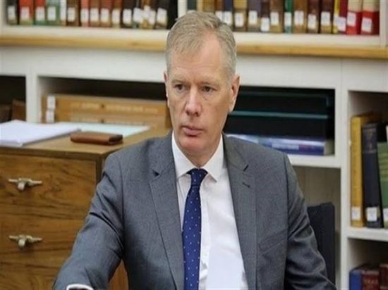 الاتحاد الأوروبي يدعو إلى خفض التصعيد بعد توقيف سفير لندن لدى طهران