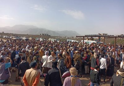 أهالي الضالع يودعون الشهيد عبدالسلام الأصهب 