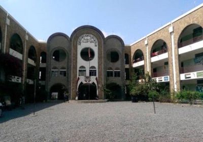 قذيفة حوثية تعطل الدراسة بمجمع السعيد في تعز
