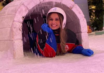 منة عرفة وسط الجليد في جلسة تصوير جديدة (صور)