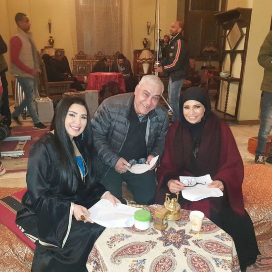عبير صبري بصحبة سوسن بدر في كواليس "البيت الكبير 3"