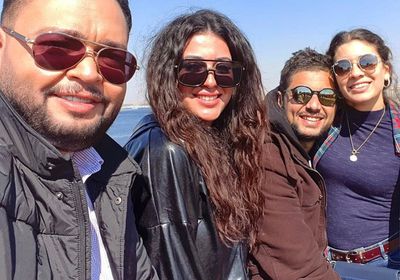 ميرنا نور الدين بصحبة أحمد رزق في كواليس "بخط الإيد"