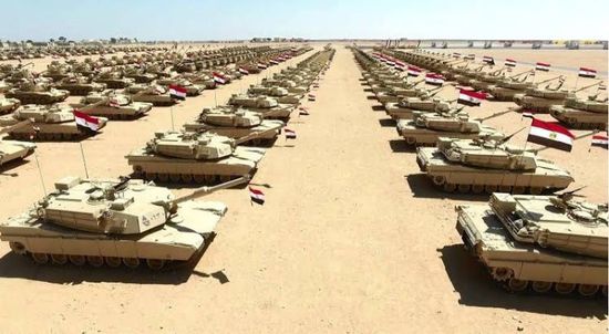 الجيش المصري يجري مناورات بالقرب من حدود ليبيا