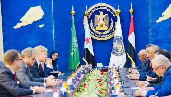 الاتحاد الأوروبي يشيد بدور المجلس الانتقالي في التعاطي مع اتفاق الرياض