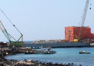 مناقشة إجراءات تنظيم العمل بميناء حولاف بسقطرى