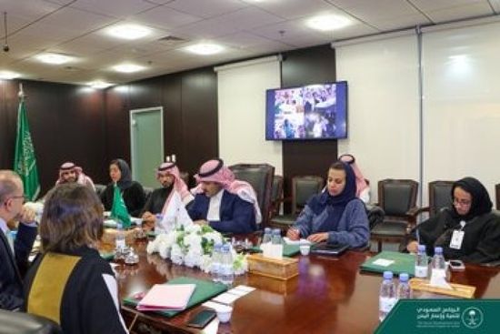 آل جابر يناقش مشروعات "البرنامج السعودي" باليمن مع المدير الإقليمي لـ"اليونيسيف" (صور)
