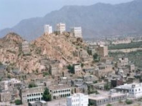 مسلح يقتل ويجرح 13 مصليا في مسجد بلودر