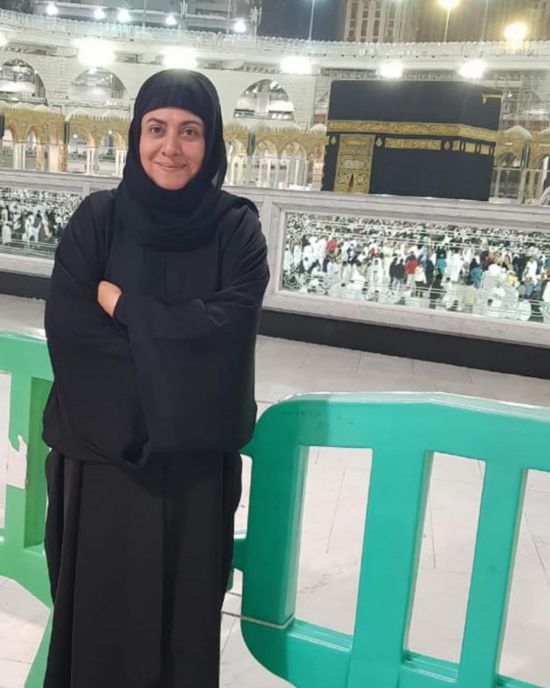 نشوى مصطفى تؤدي مناسك العمرة 