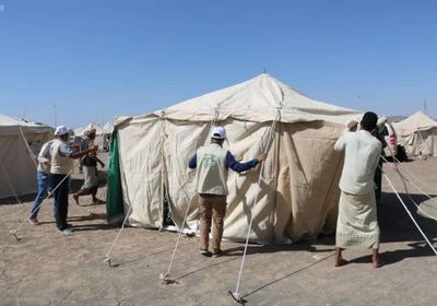 مواد إيوائية من السعودية للنازحين بمأرب