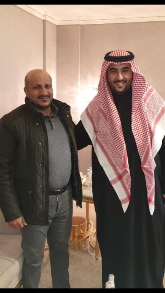 خالد بن سلمان يلتقي طارق صالح في السعودية