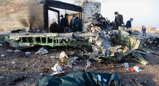 محققون كنديون يفحصون الطائرة الأوكرانية المنكوبة